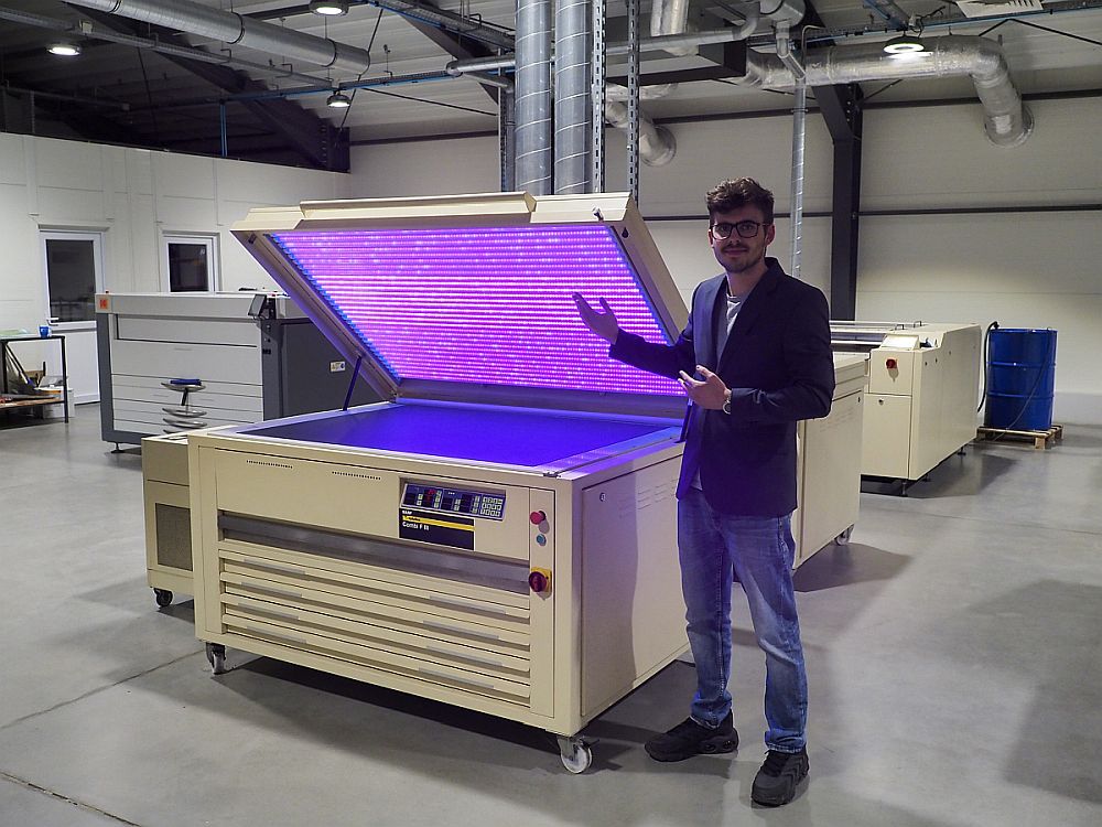 Fleksograf studio prepress doubles up on new Shine LED Lamp Kit, innovated by Miraclon