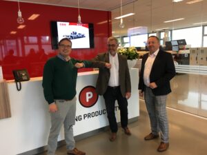 Anton Zhukov MPS Regional Sales Director with Marcin Kołatko Tomasz Naglik from Reprograf Grafikus 002