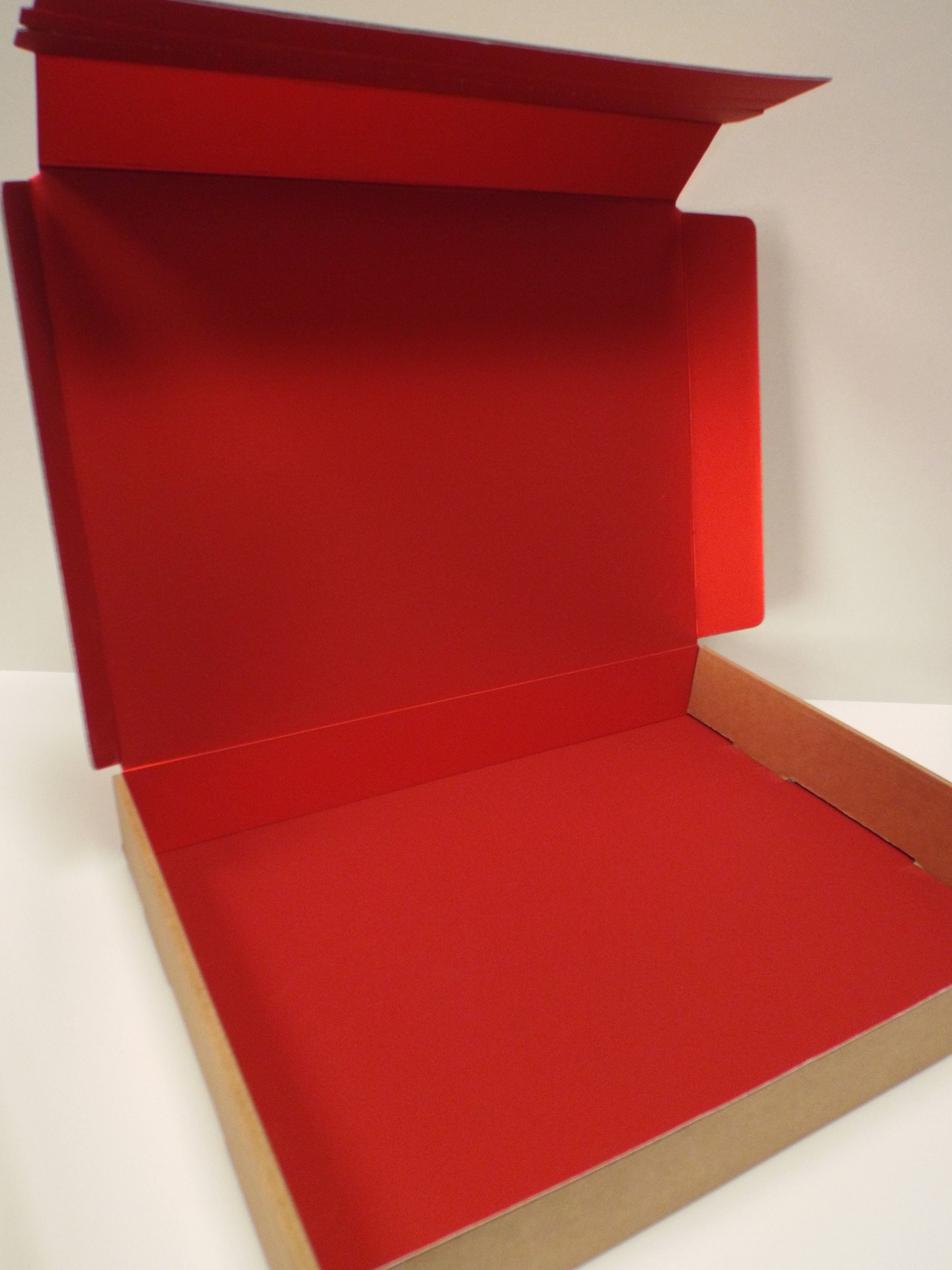 Celloglas wows retail brands with unboxing experience as luxury e-commerce packaging is unveiled