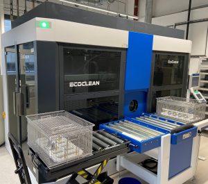 Ecoclean EcoCwave V Optimally adapted solutions for cleaning tasks with highest cleanliness requirements