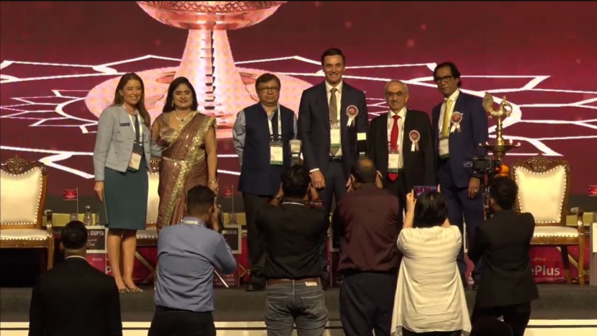 Mr. Ashok Chaturvedi highlights the role of Artificial Intelligence in addressing the problem of flexible packaging waste at ElitePlus++Global Business Summit 2024