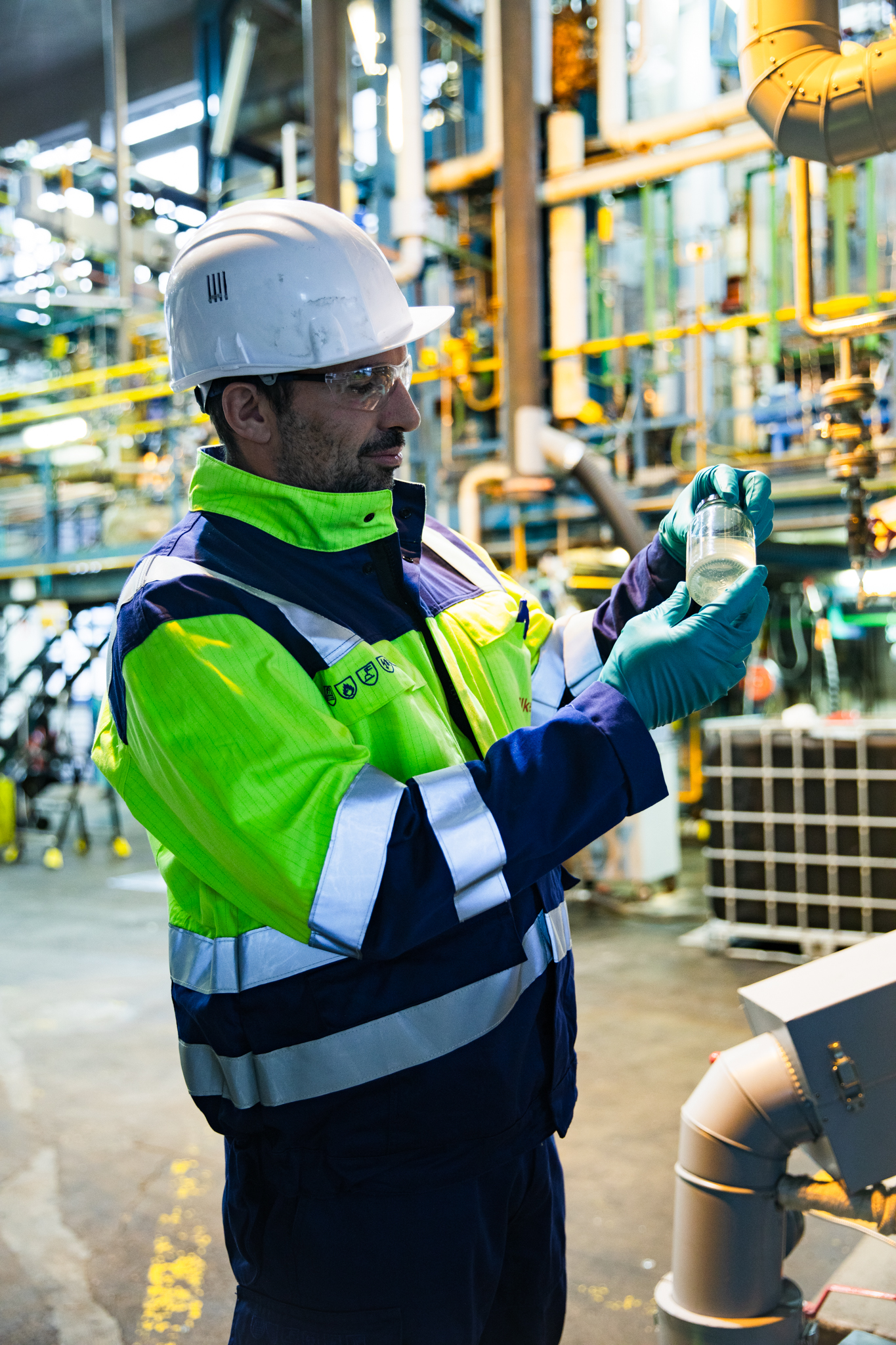 Elkem launches pioneering new range of recycled silicones for the label industry