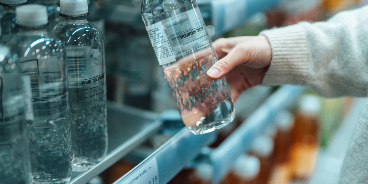 Let go at the right moment: Henkel’s new hot melt adhesive for PET bottle labeling
