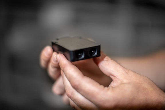 Fraser launches versatile 47mm static eliminator for confined space installations