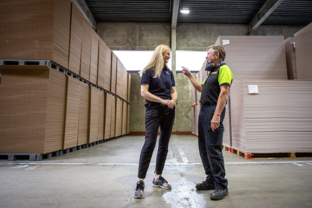 New sustainable glue in corrugated packaging