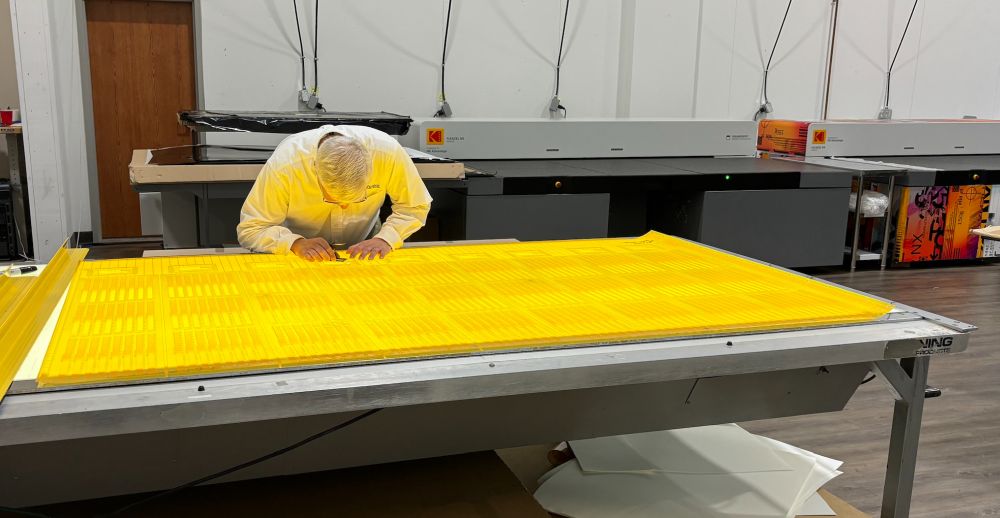 Pacificolor enjoys productivity and sustainability gains with  Shine LED Lamp Kits, innovated by Miraclon