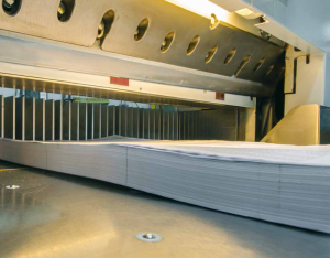 Paper cutting in safety with B+R automation