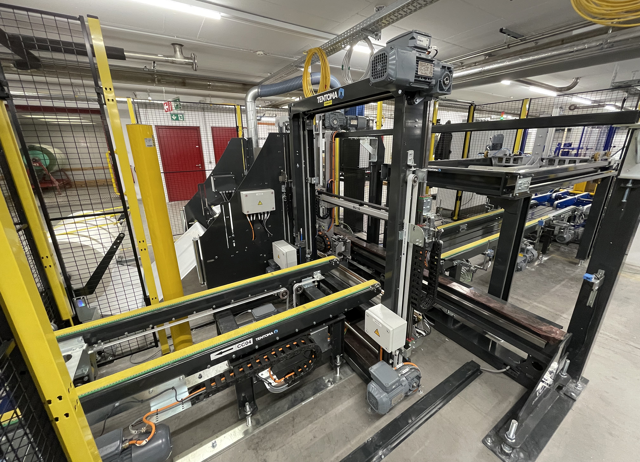 New packaging machine provides two-layer packaging for Getzner textiles