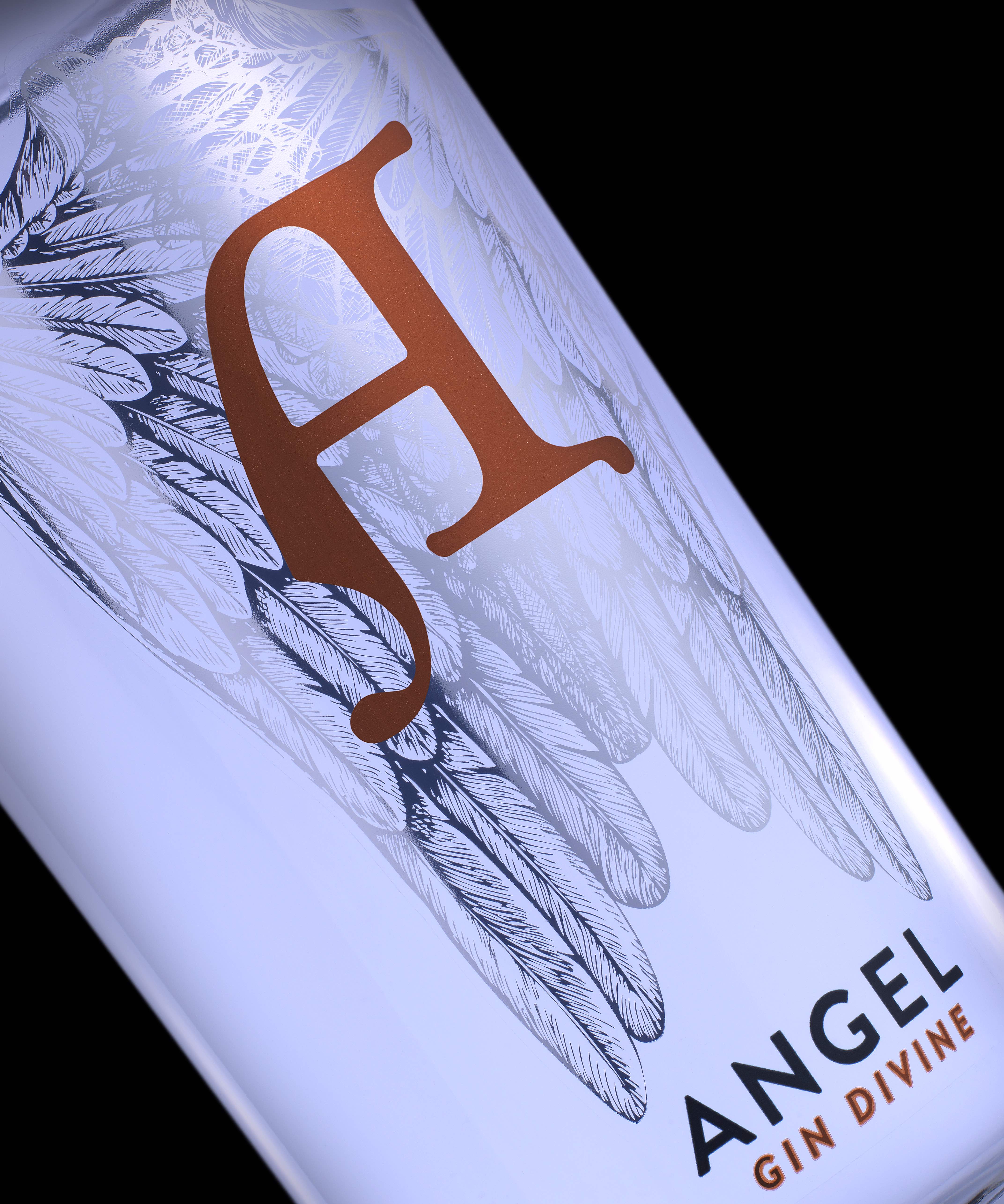 Royston produces 3-in-1 label for Angel Gin Divine