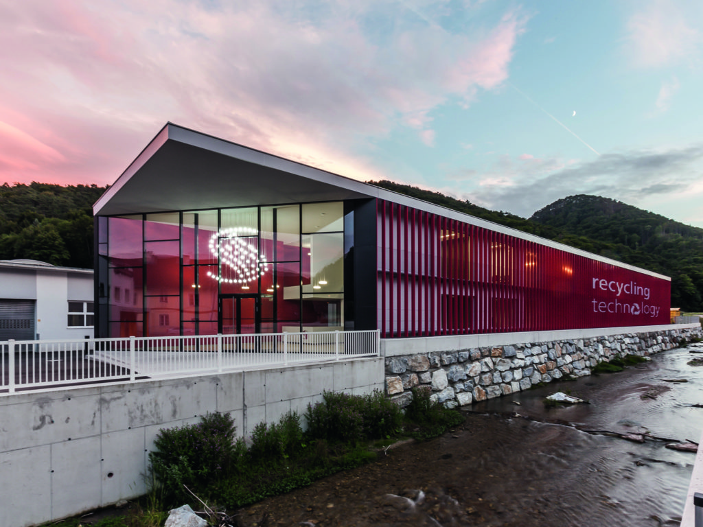 Starlinger launches new recycling headquarters at customer event