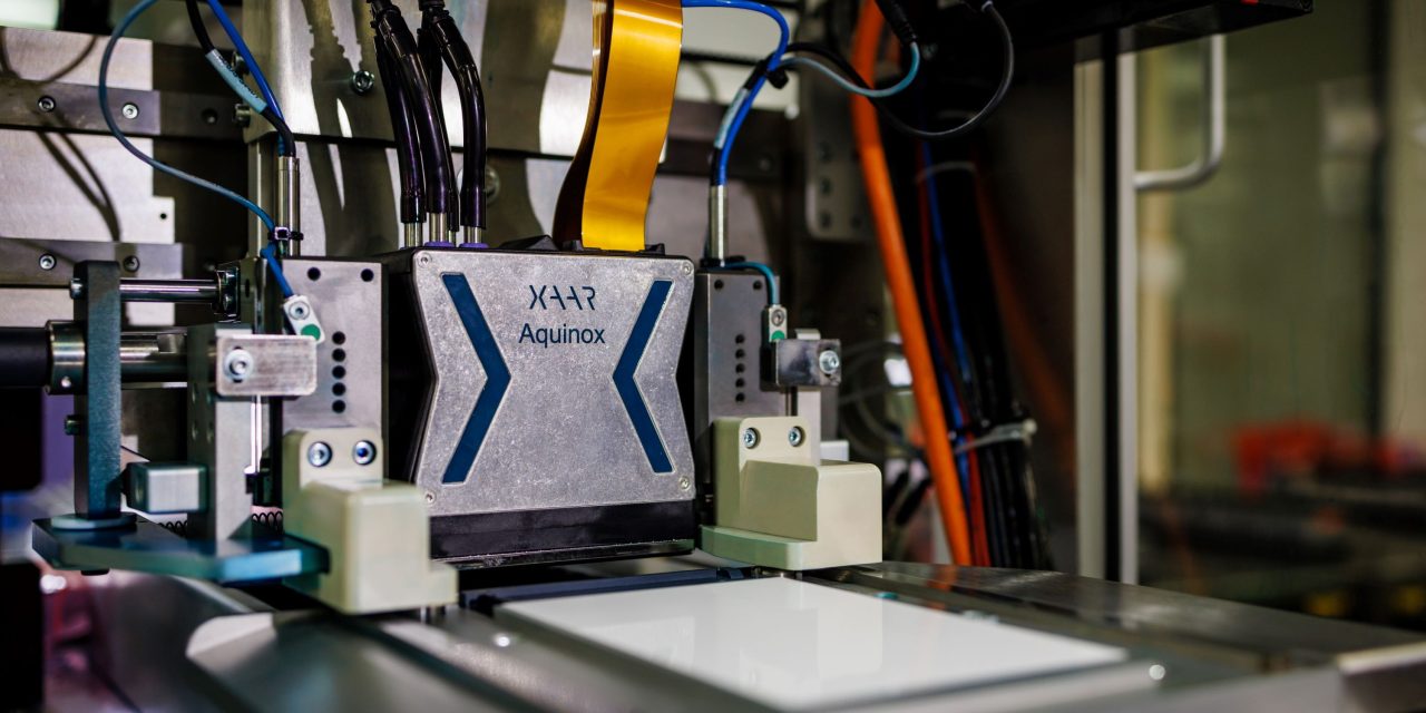 Xaar’s high-viscosity inkjet collaboration delivers fast track innovation for décor application